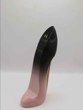 Good Girl Blush Elixir 1. 7 oz 

No box

Top notes are Bergamot and Mandarin Or